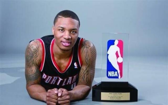 加拿大队获 加拿大队获